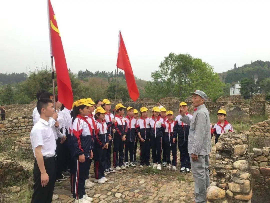 小猫钓鱼游戏龙王版有船
